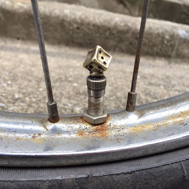 画像2: HATCHET Metal Work Studio (ハチェットメタルワークスタジオ) HBC-4-B "MELTED DICE" ValveCap 