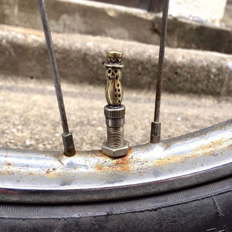 画像2: HATCHET Metal Work Studio (ハチェットメタルワークスタジオ) HBC-3-B " HATCHET MAN" ValveCap 