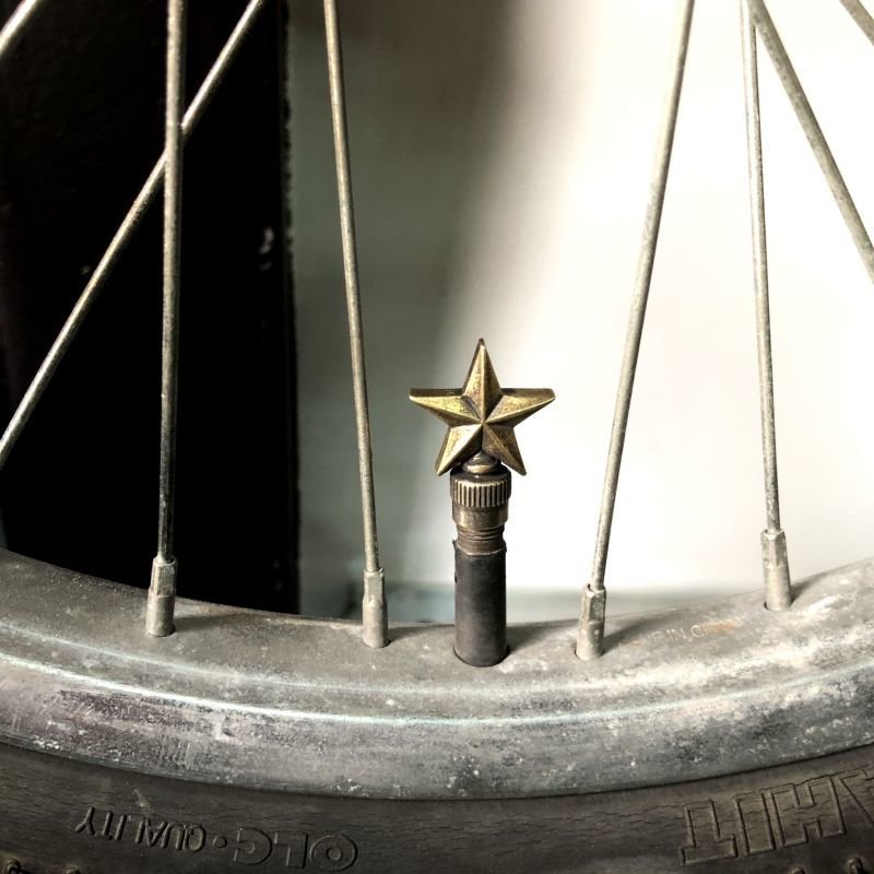 画像2: HATCHET Metal Work Studio | HBC-9-B "STAR" ValveCap  (2)