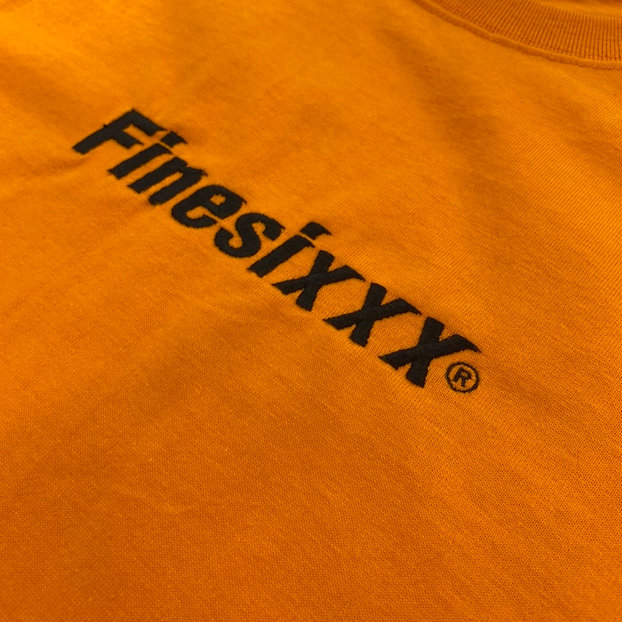 FINESIXXX (ファインシックス) | SINGLE CROSSBONE GRAPHIC TEE 